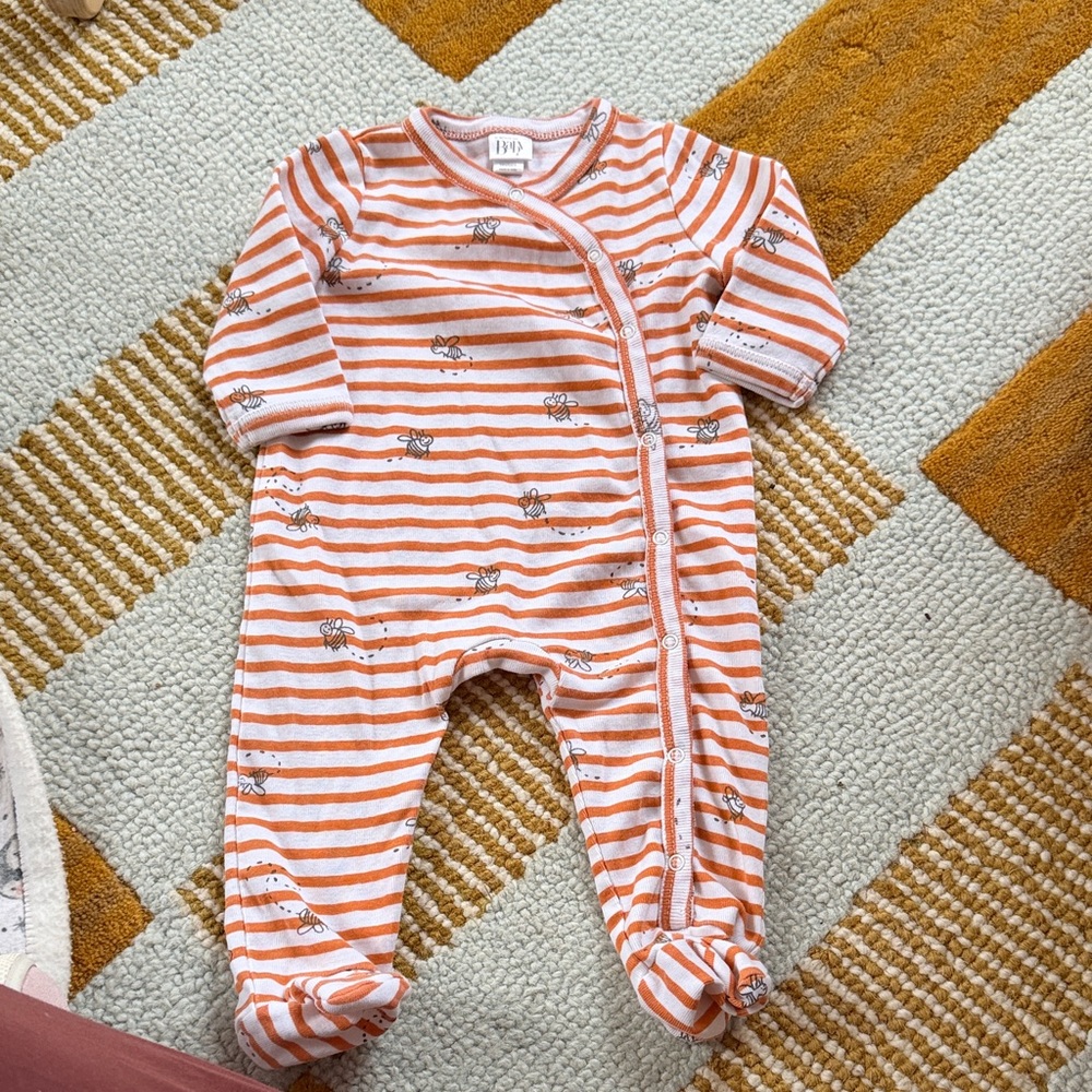 Nordstrom Baby orange stripe bumble bee print sleeper size newborn